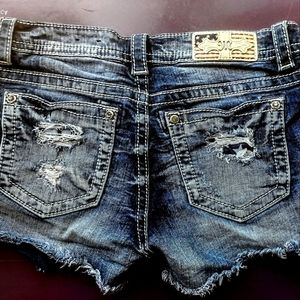 Sz28 mid rise Miss me shorts